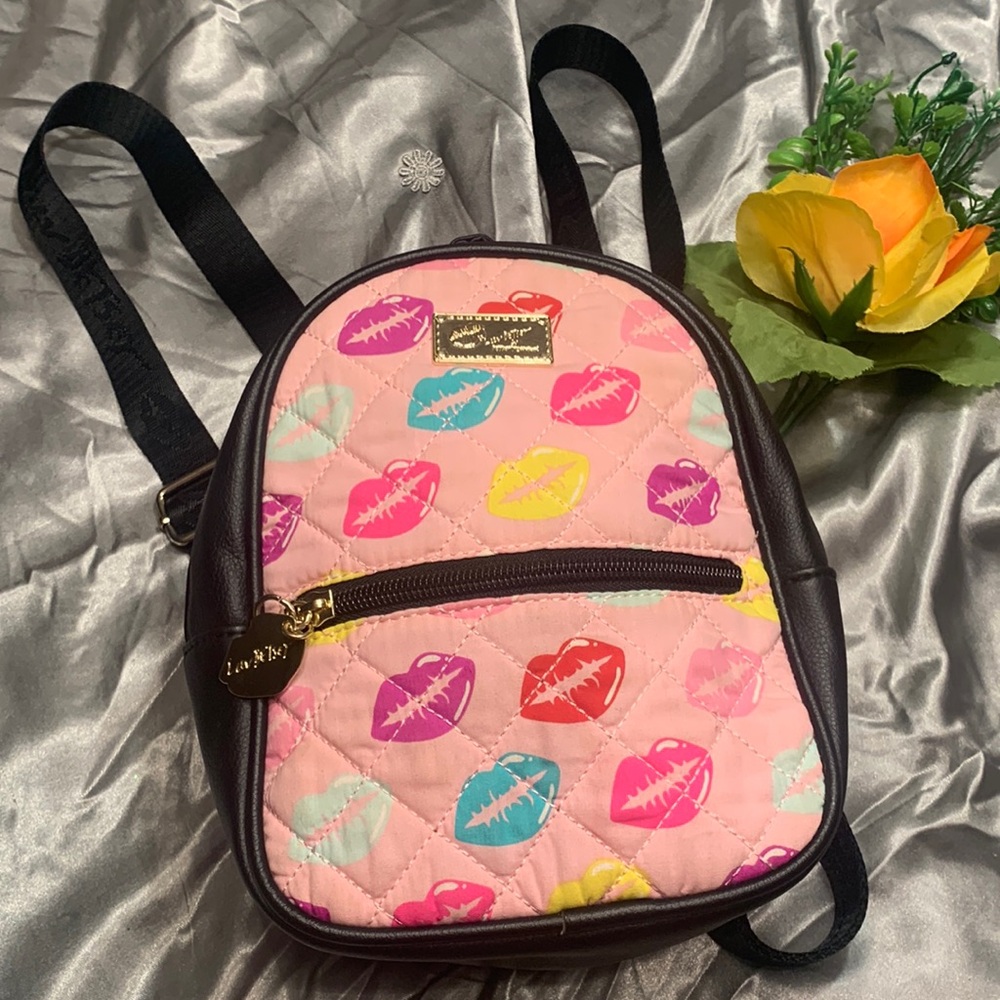 🌹 “Luv BETSEY” by BETSEY JOHNSON • Cute Black Mini Book Bag Lips Purse •